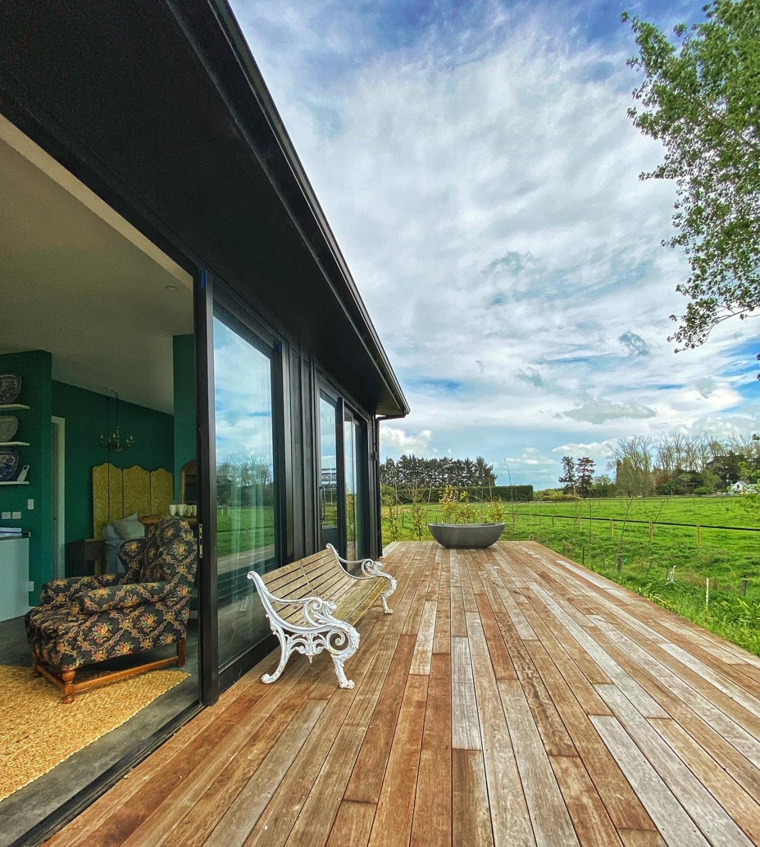 Stablehouse Garden Shed Villa Masterton Eksteriør bilde