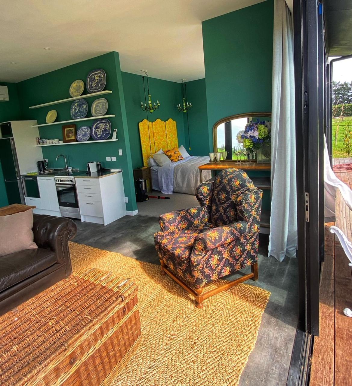 Stablehouse Garden Shed Villa Masterton Eksteriør bilde